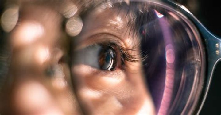 Can dry eyes affect your vision?