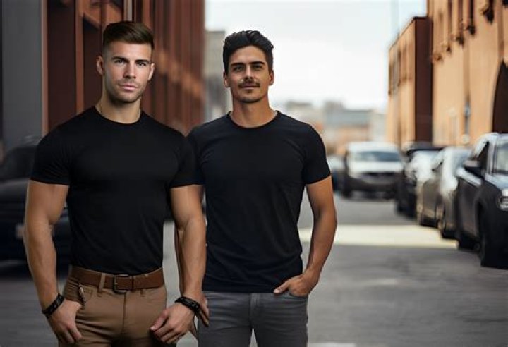 Can guys French tuck?