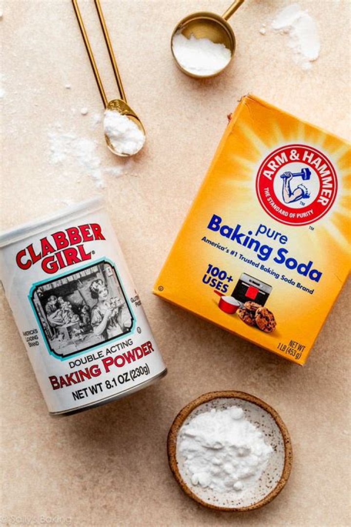 Does baking soda react with egg?