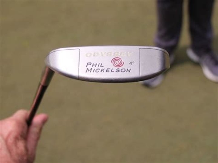 How far does Phil Mickelson drive the ball?