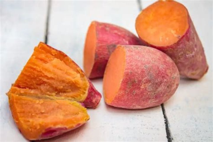 Is it better to eat sweet potatoes raw or cooked?