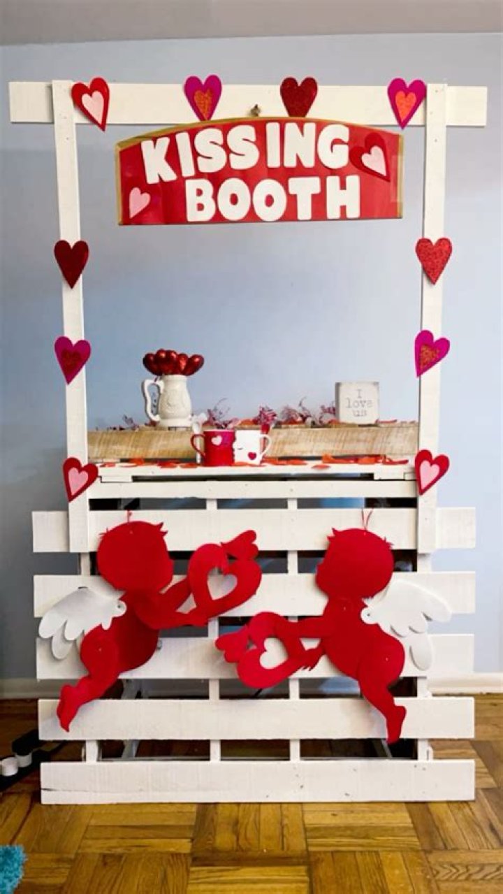 Is kissing booth toxic?