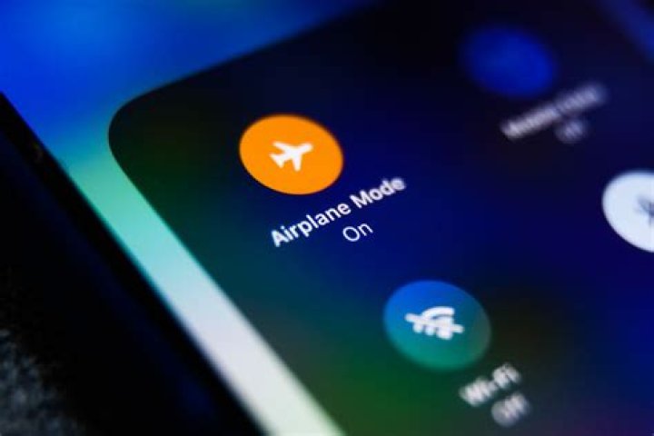 Should you leave your phone on airplane mode?