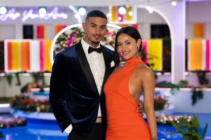 What did Leah's boyfriend Jason do?