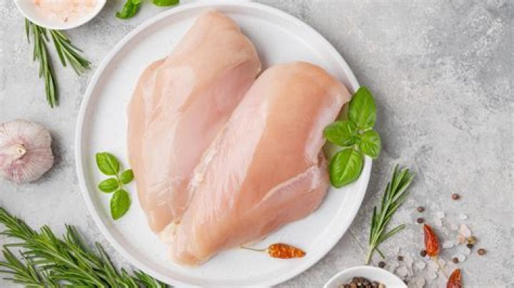 What happens if a dog eats raw chicken breast?